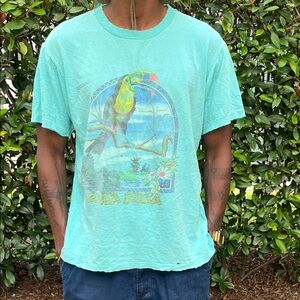 Vintage Green Graphic T-Shirt with Costa Rica Toucan Design